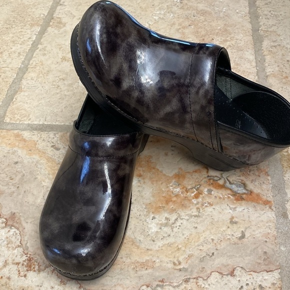 Dansko Clog Womens Sz 41 Black silver Marble Patent Leather Nurse Comfort - Picture 1 of 9